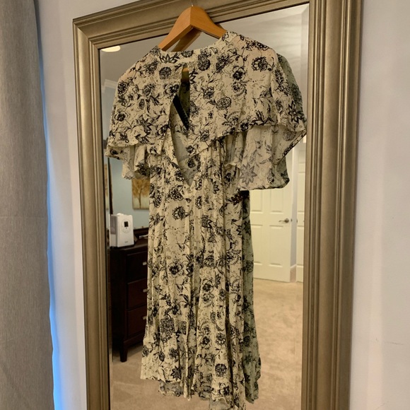 En Creme V-Neck Dress with Front Beading - Picture 3 of 6